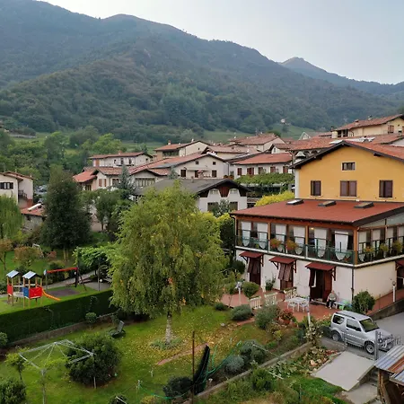 Trentapassi Hostel