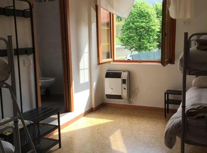 Trentapassi Hostel *