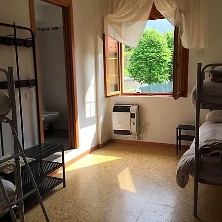 Trentapassi Hostel *